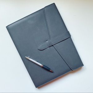 ⛔️ SOLD ⛔️ LISTO | Gray Trifold Padfolio